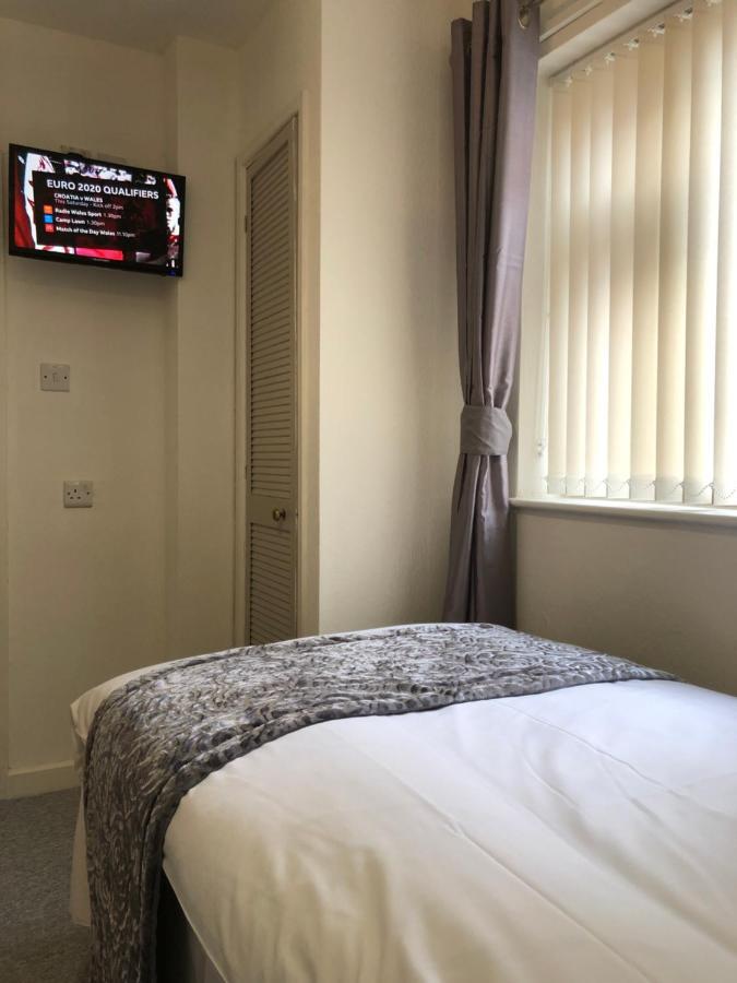 The Bell Hotel Newtown  Esterno foto